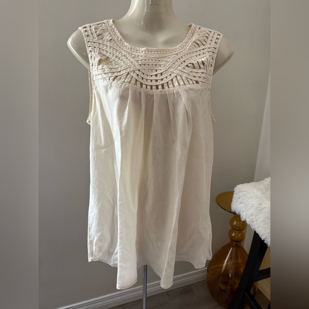 Banana Republic Cream Pleated Sleeveless Top